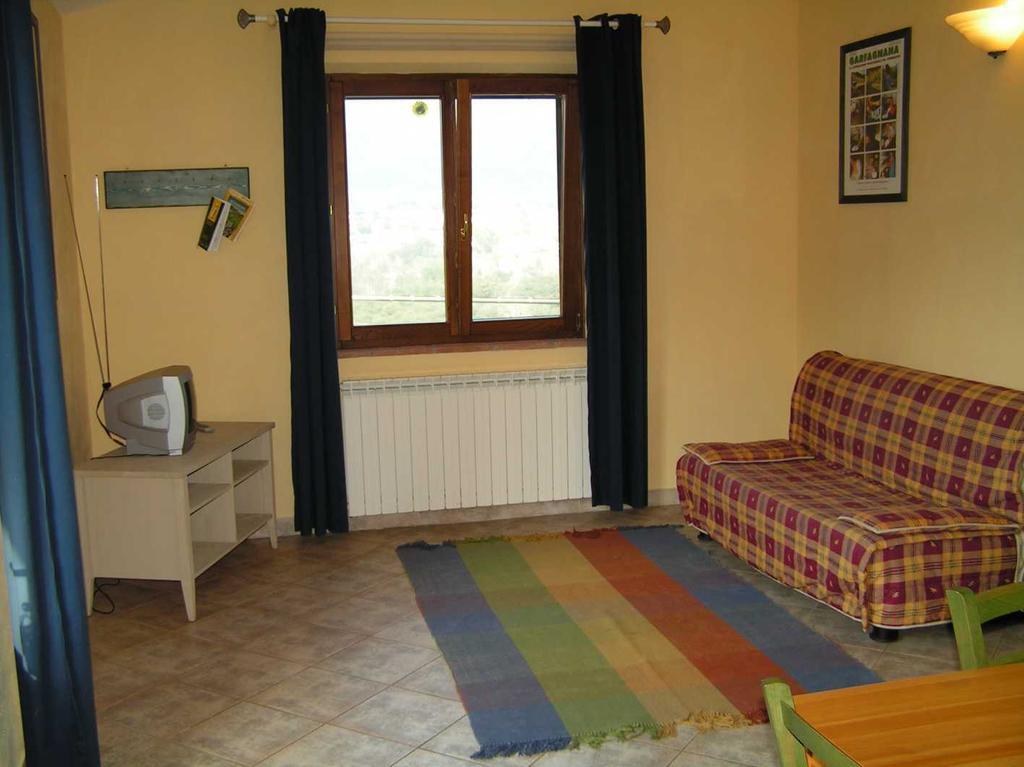 Agriturismo La Palazzina Villa Castelnuovo di Garfagnana Szoba fotó